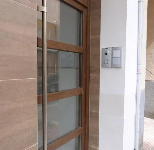 Modern In Torrevjea 200m From The Loccos