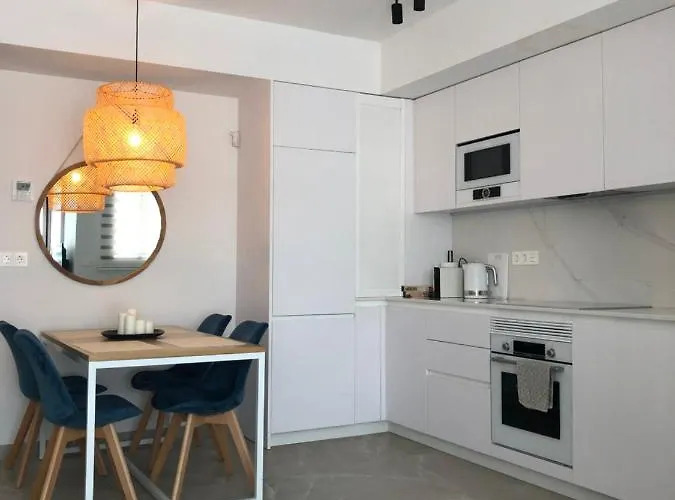 Apartamento Modern In Torrevjea 200m From The Loccos