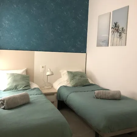 Modern In Torrevjea 200m From The Loccos * Torrevieja